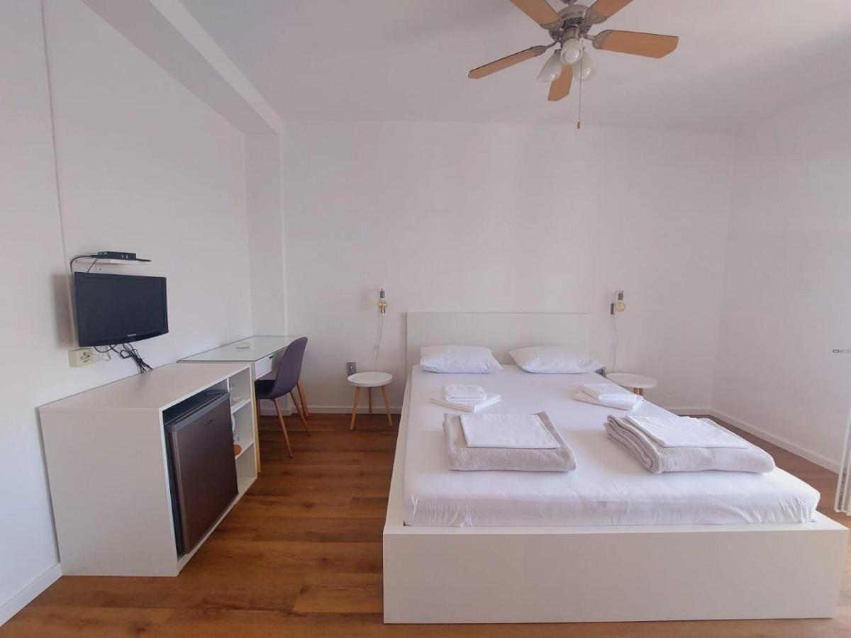 Vinko Rooms Primošten Esterno foto