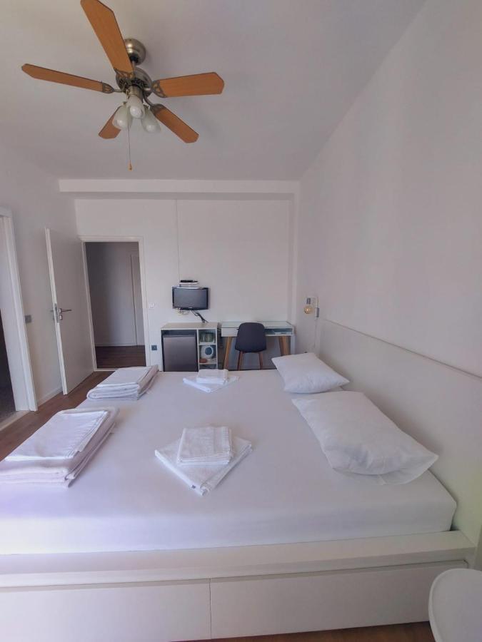 Vinko Rooms Primošten Esterno foto