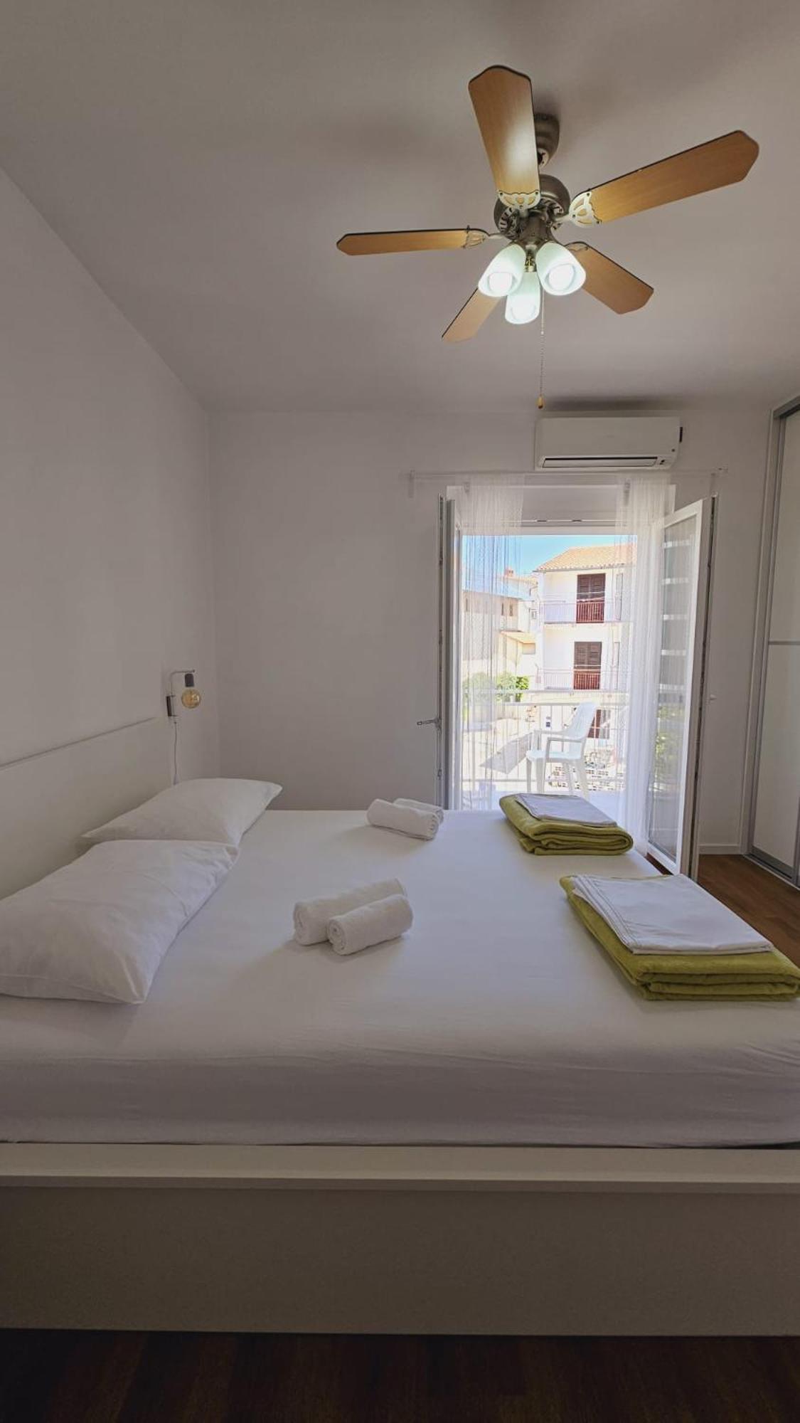 Vinko Rooms Primošten Esterno foto